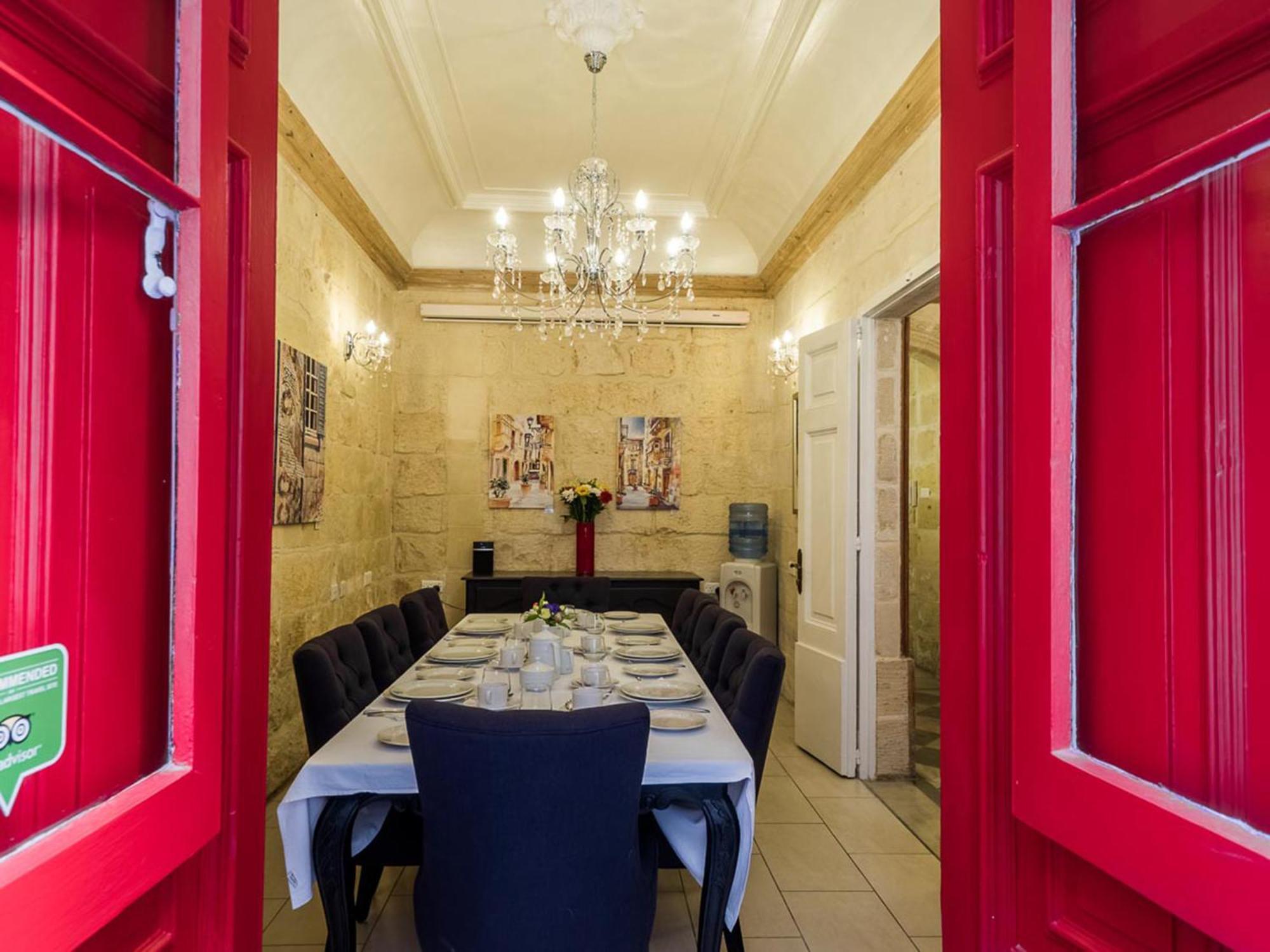 Julesy'S Bnb Hotel Cospicua Exterior foto