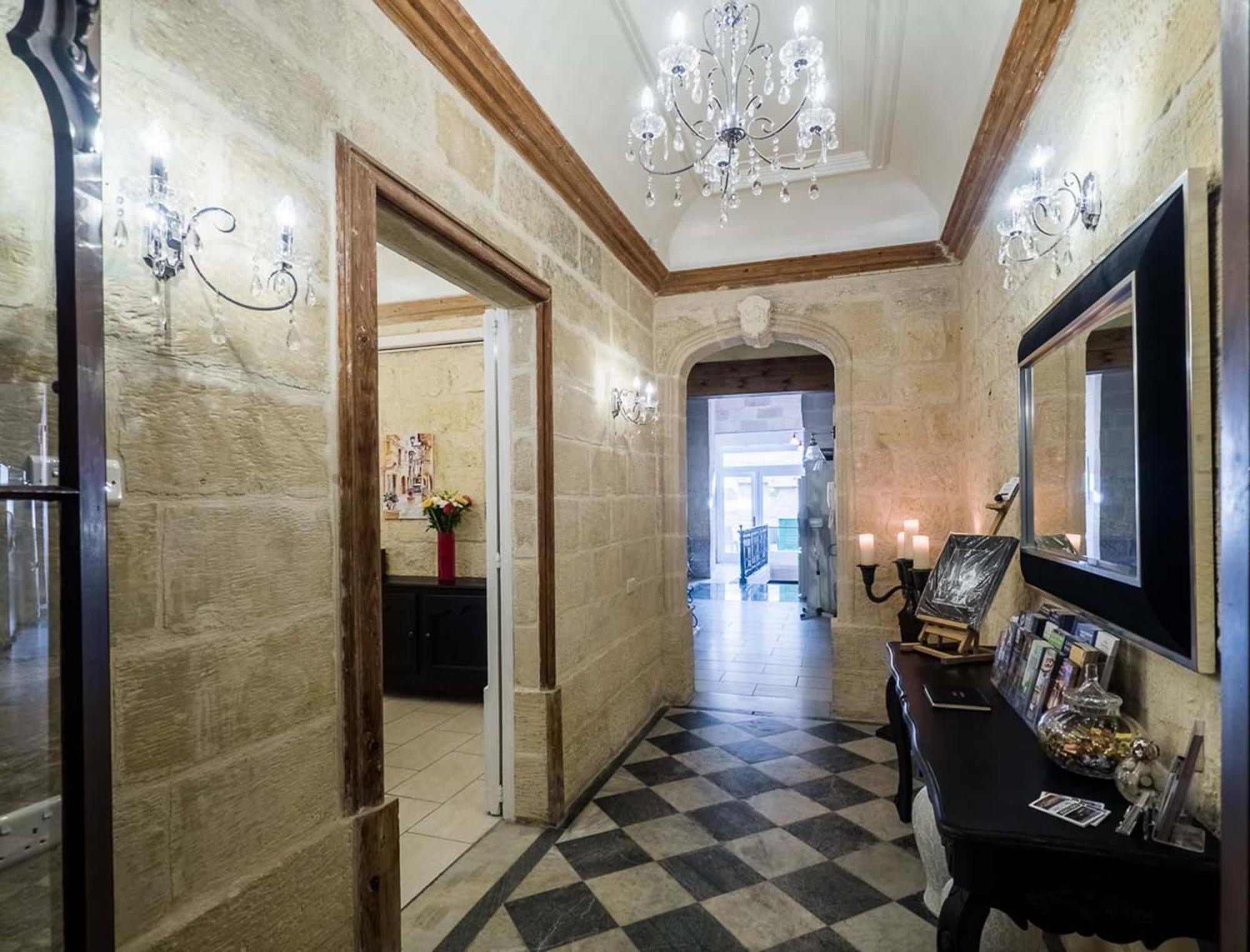 Julesy'S Bnb Hotel Cospicua Exterior foto